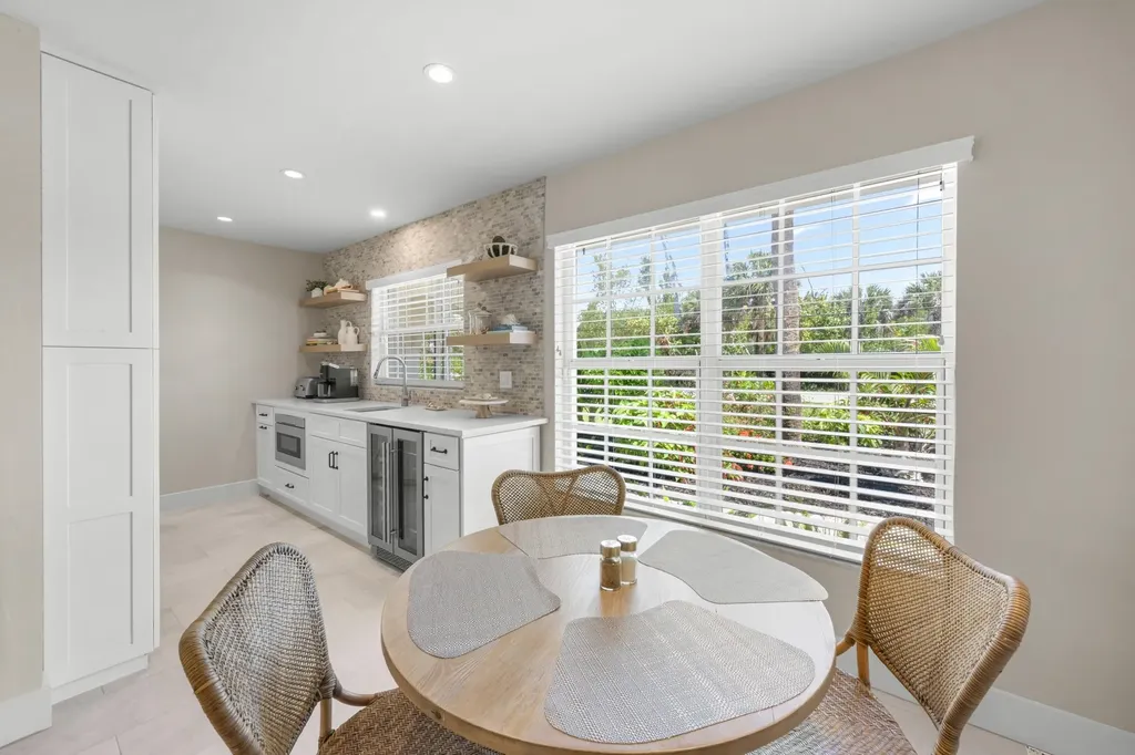 283 Palm Lake Drive Sanibel FL 33957