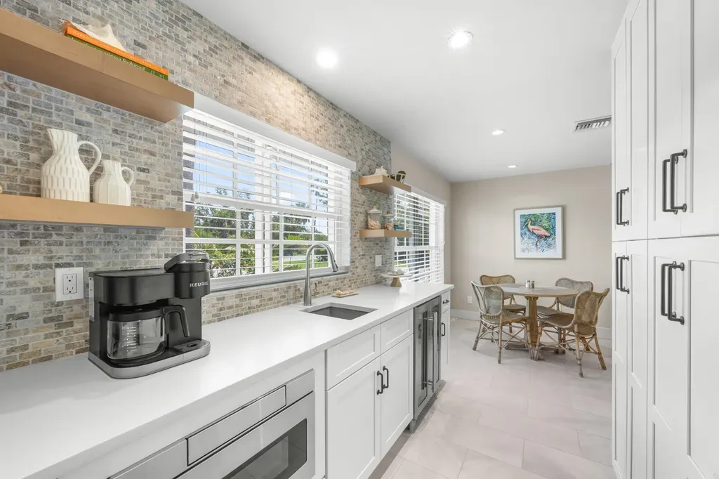 283 Palm Lake Drive Sanibel FL 33957
