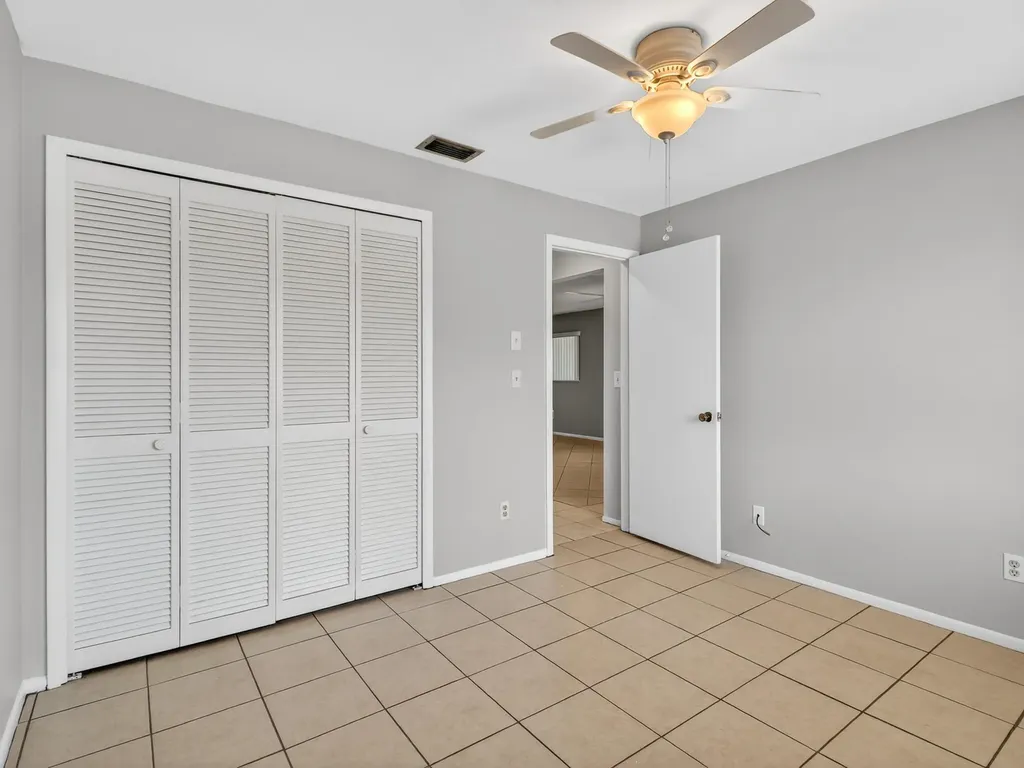 2141 SE 15th Place Cape Coral FL 33990