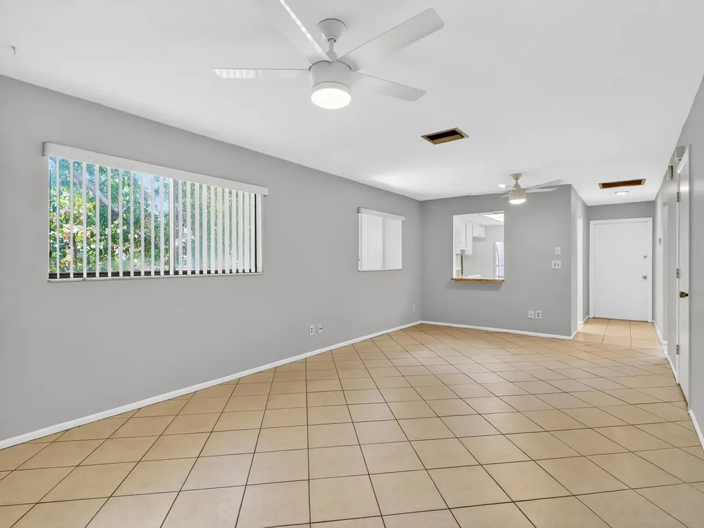 2141 SE 15th Place Cape Coral FL 33990