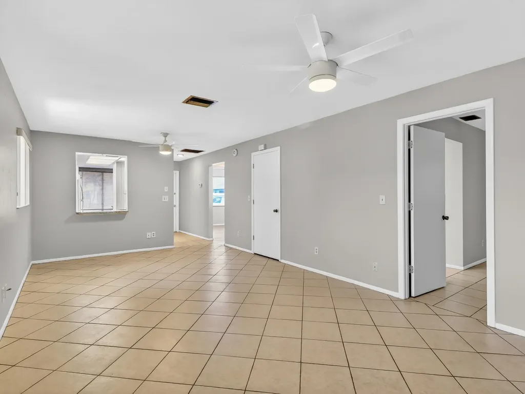 2141 SE 15th Place Cape Coral FL 33990
