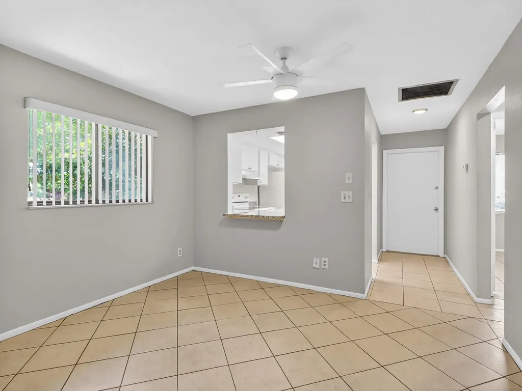2141 SE 15th Place Cape Coral FL 33990