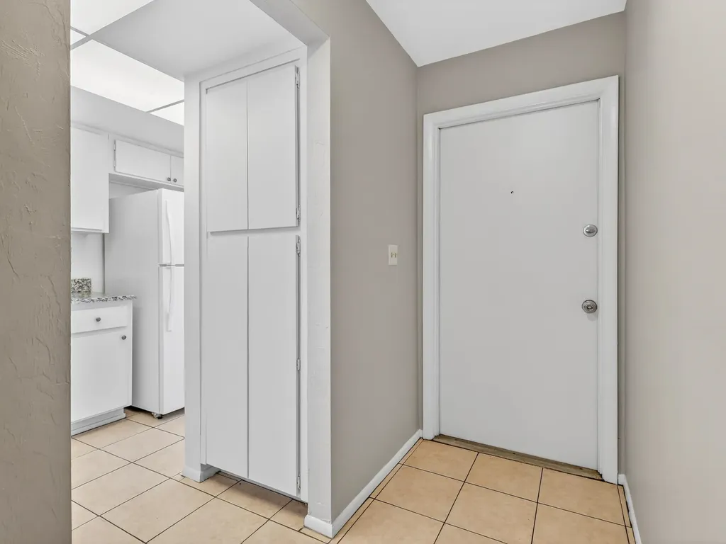 2141 SE 15th Place Cape Coral FL 33990
