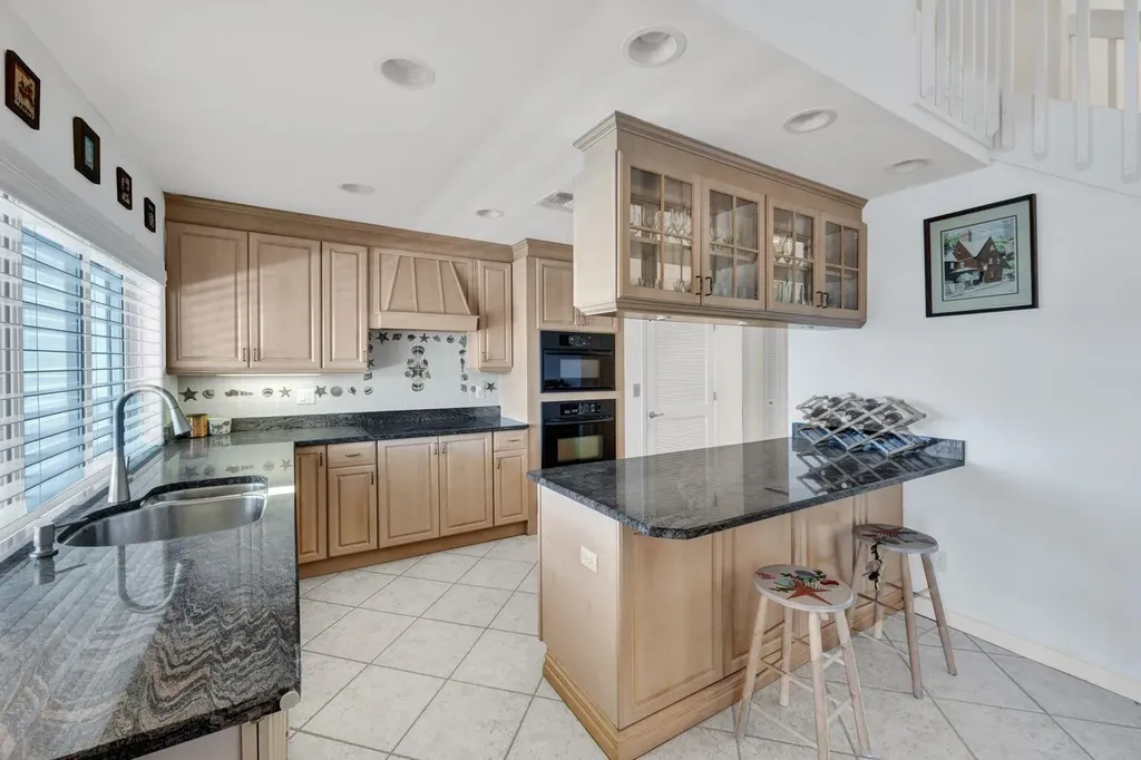 9007 Mockingbird Drive Sanibel FL 33957