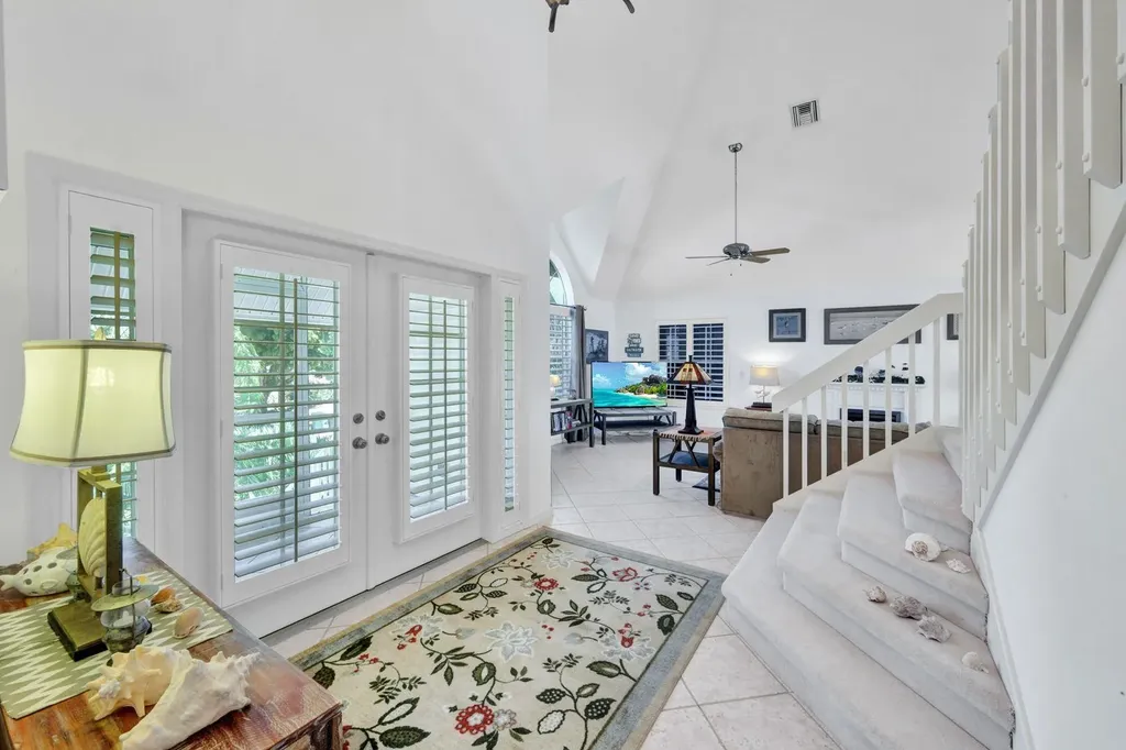 9007 Mockingbird Drive Sanibel FL 33957