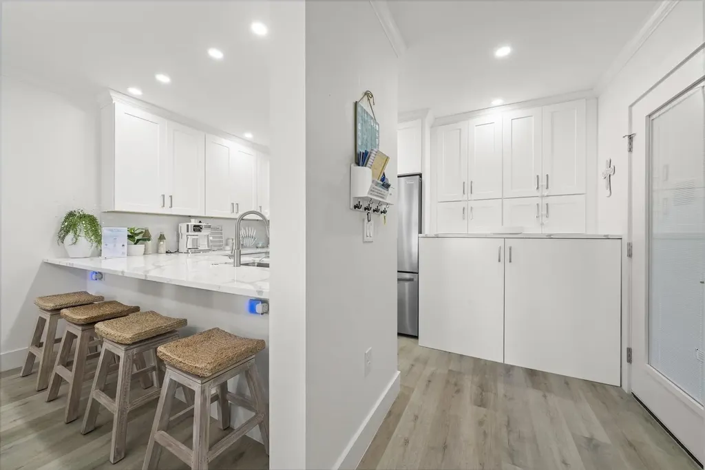 625 Nerita Street Sanibel FL 33957-6803
