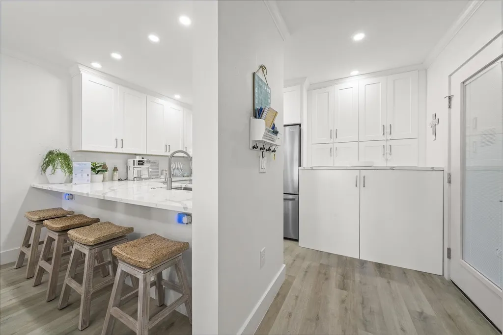 625 Nerita Street Sanibel FL 33957-6803