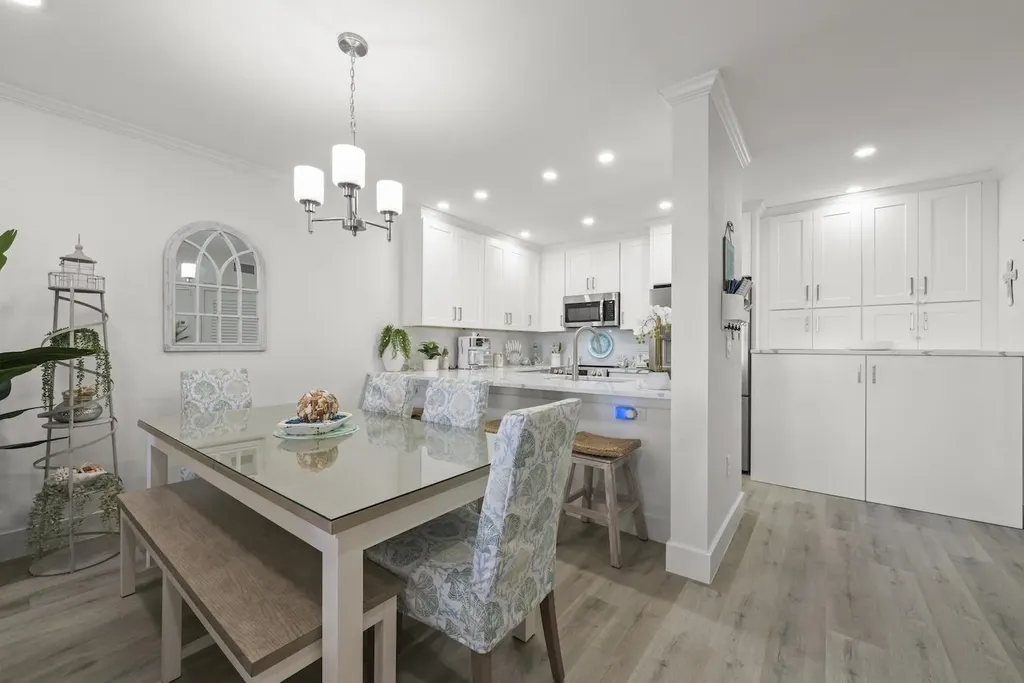 625 Nerita Street Sanibel FL 33957-6803
