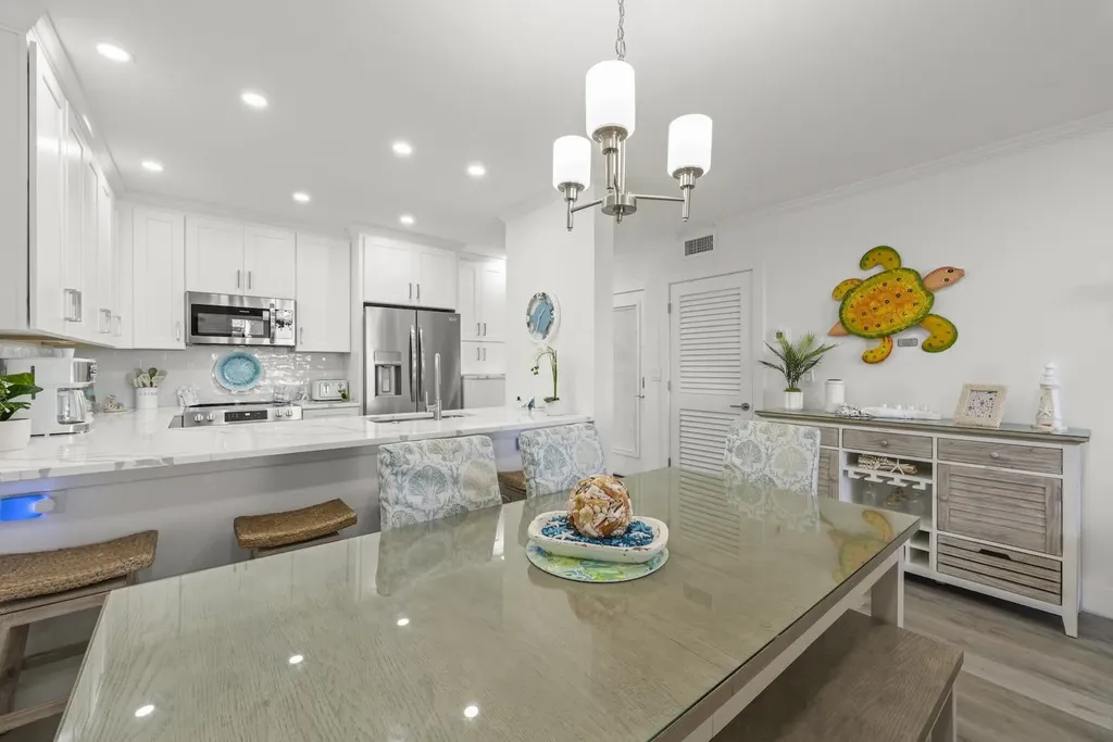 625 Nerita Street Sanibel FL 33957-6803