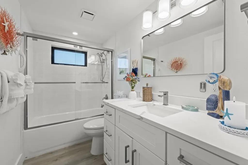 625 Nerita Street Sanibel FL 33957-6803