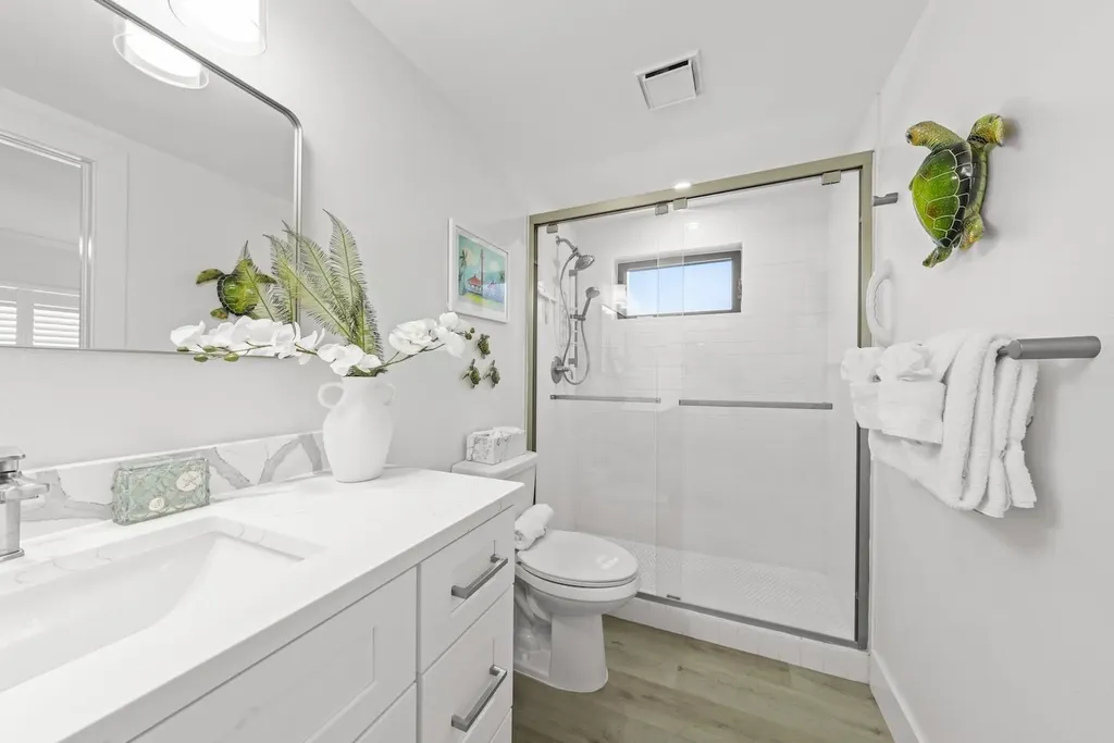 625 Nerita Street Sanibel FL 33957-6803
