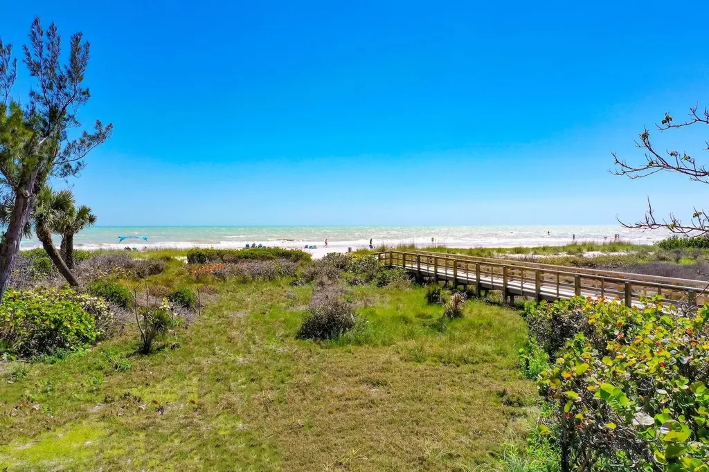 625 Nerita Street Sanibel FL 33957-6803