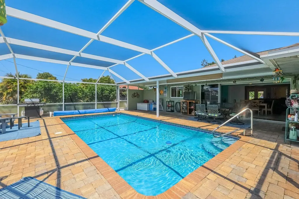 2004 SE 8th Avenue Cape Coral FL 33990