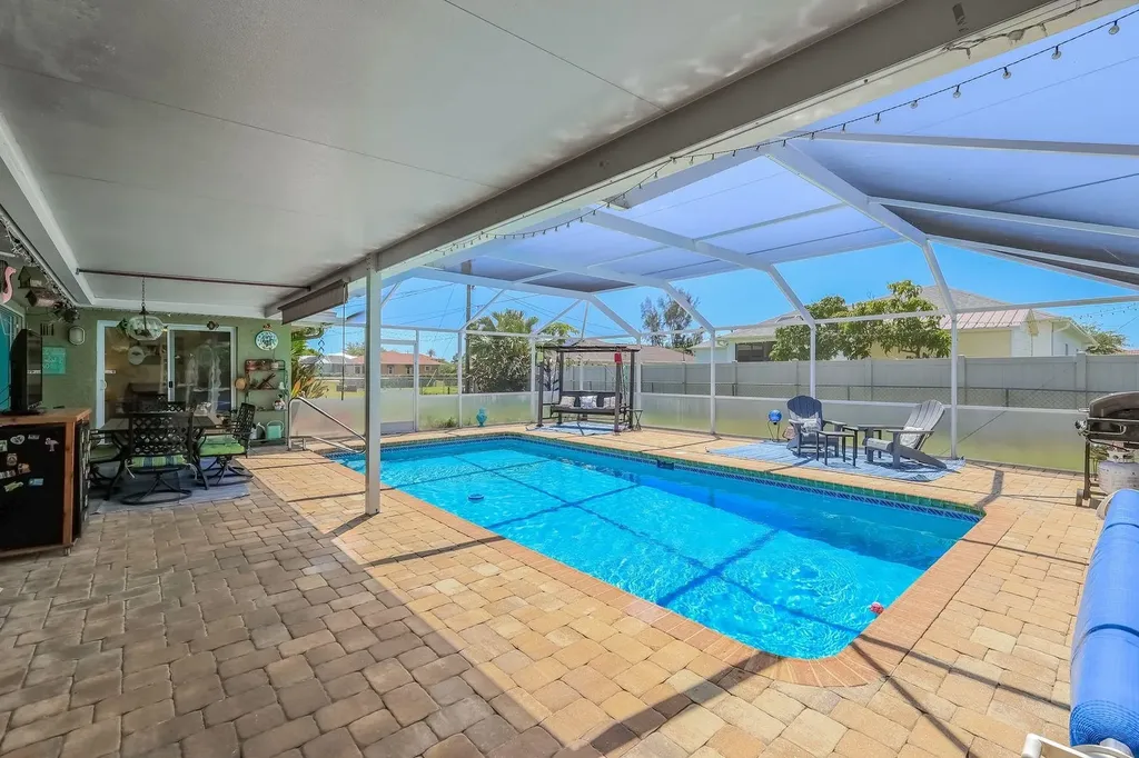 2004 SE 8th Avenue Cape Coral FL 33990