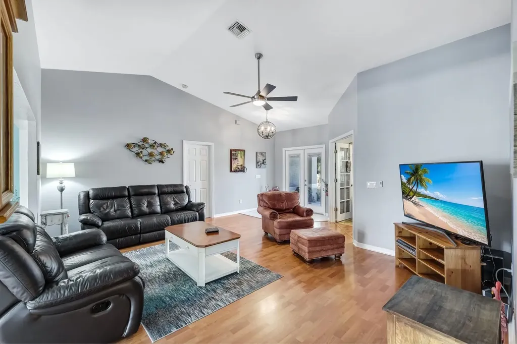2004 SE 8th Avenue Cape Coral FL 33990
