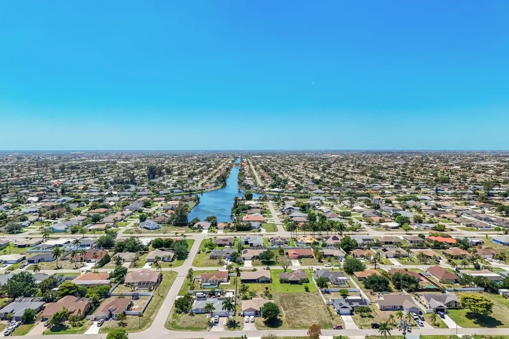2004 SE 8th Avenue Cape Coral FL 33990