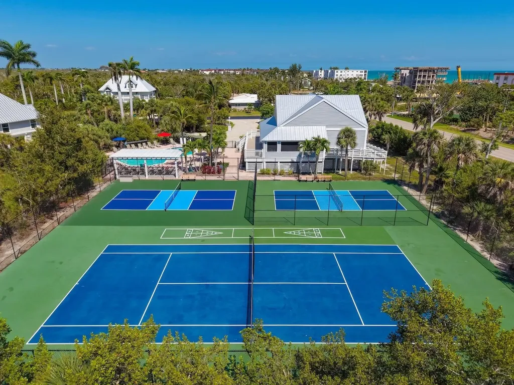 207 Daniel Drive Sanibel FL 33957