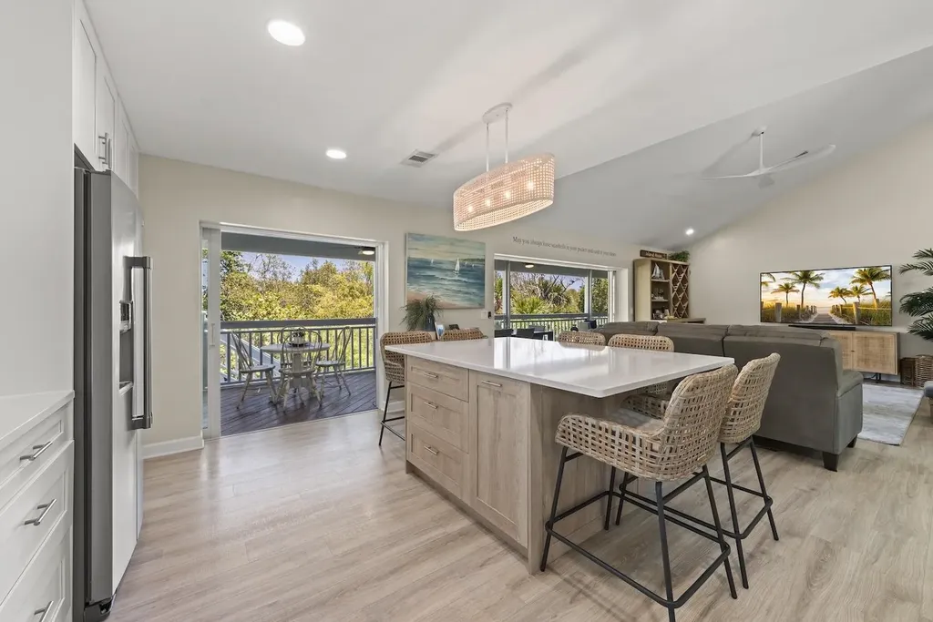 207 Daniel Drive Sanibel FL 33957