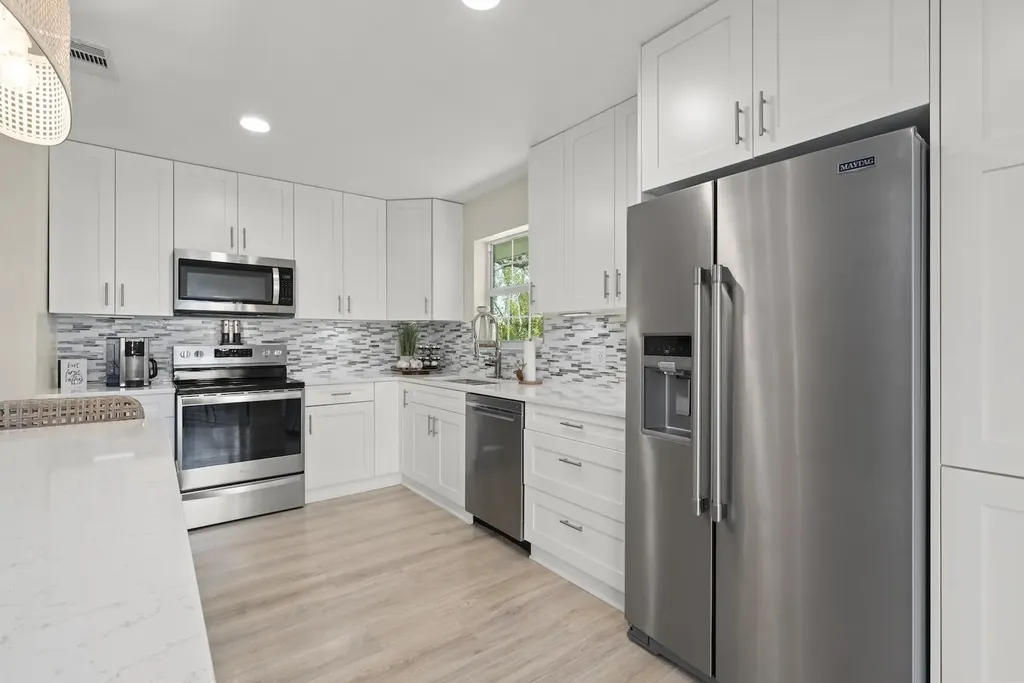 207 Daniel Drive Sanibel FL 33957
