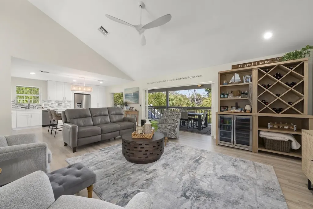 207 Daniel Drive Sanibel FL 33957