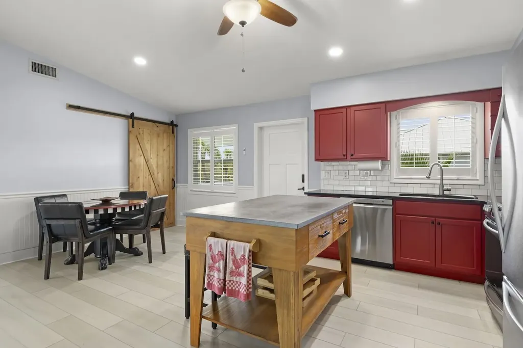 589 Rabbit Road Sanibel FL 33957