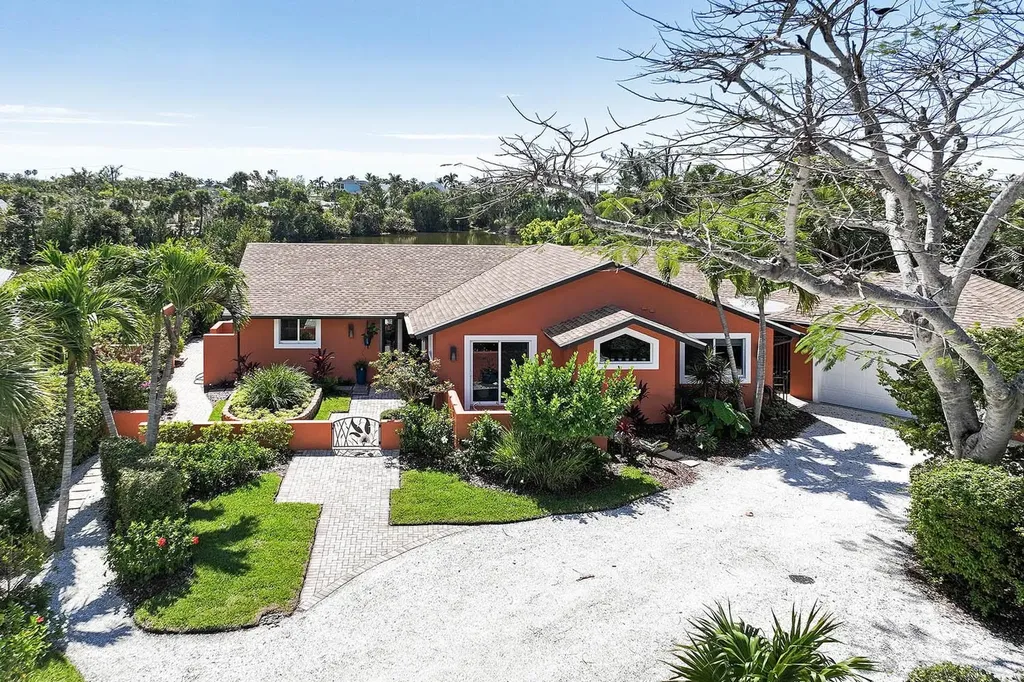 1066 Blue Heron Drive Sanibel FL 33957