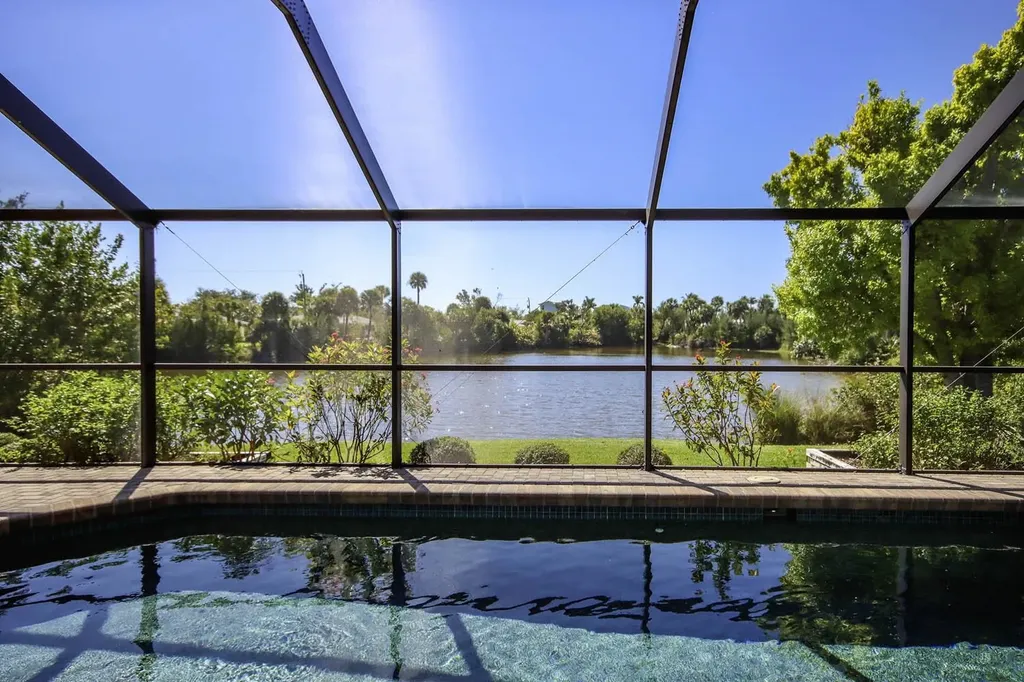 1066 Blue Heron Drive Sanibel FL 33957