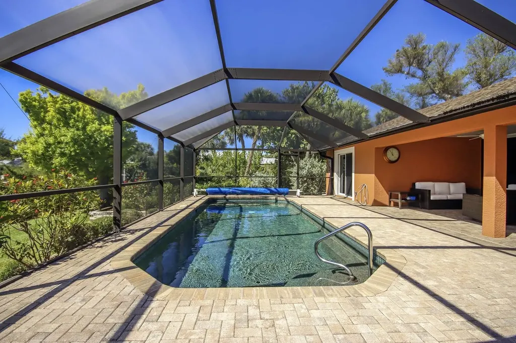 1066 Blue Heron Drive Sanibel FL 33957