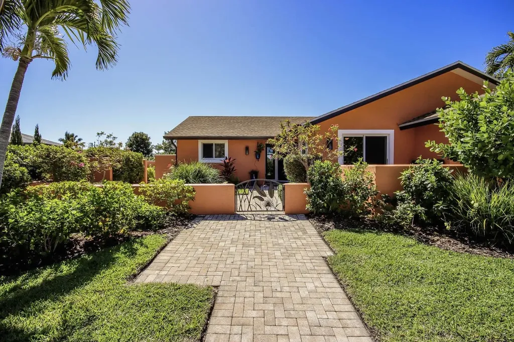 1066 Blue Heron Drive Sanibel FL 33957