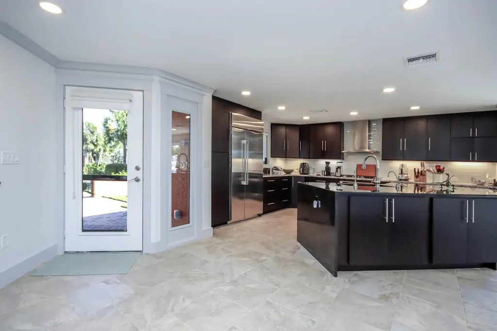 1066 Blue Heron Drive Sanibel FL 33957