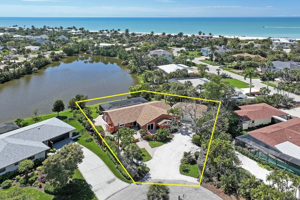1066 Blue Heron Drive Sanibel FL 33957