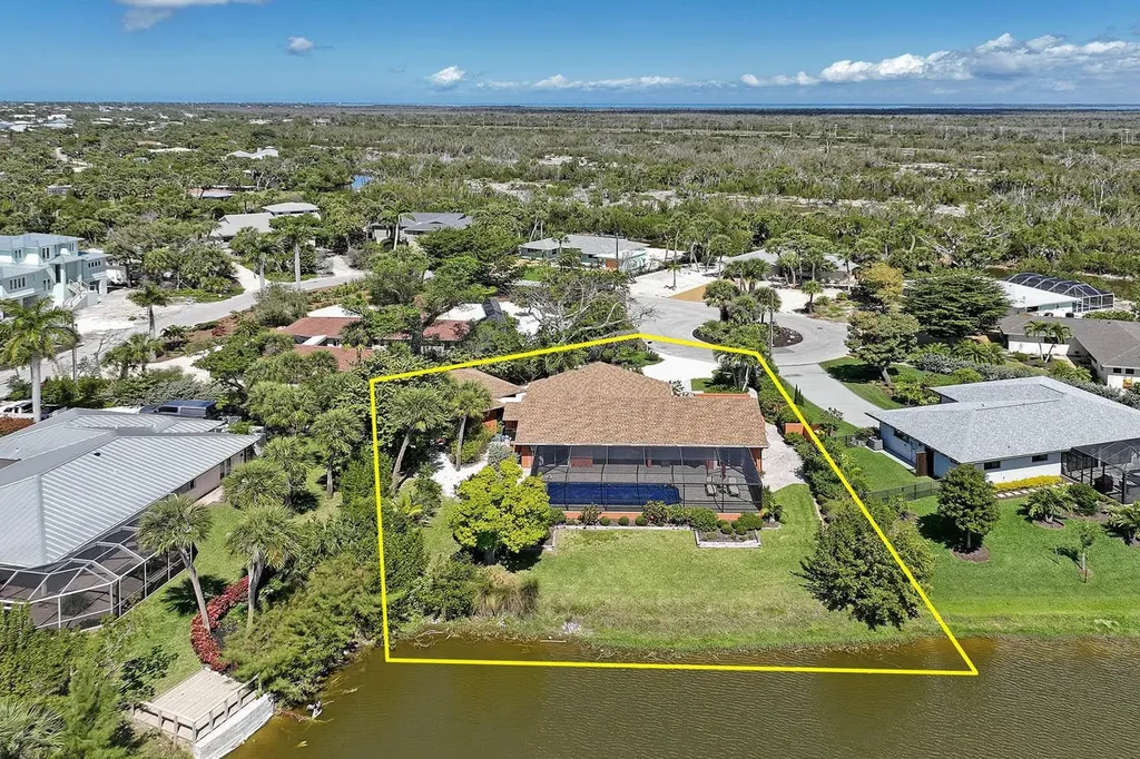 1066 Blue Heron Drive Sanibel FL 33957