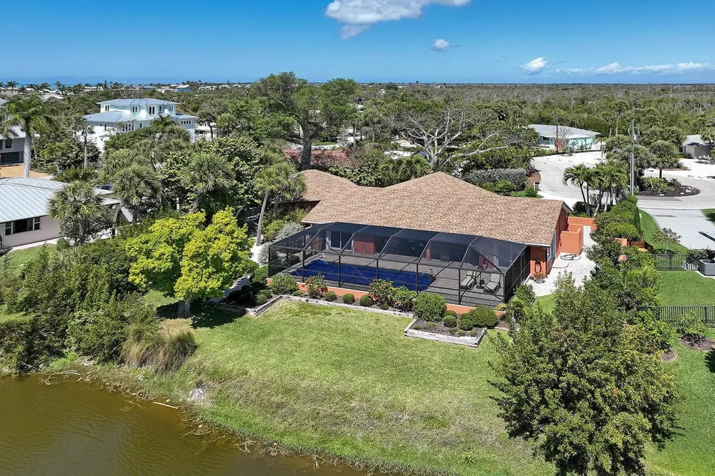 1066 Blue Heron Drive Sanibel FL 33957
