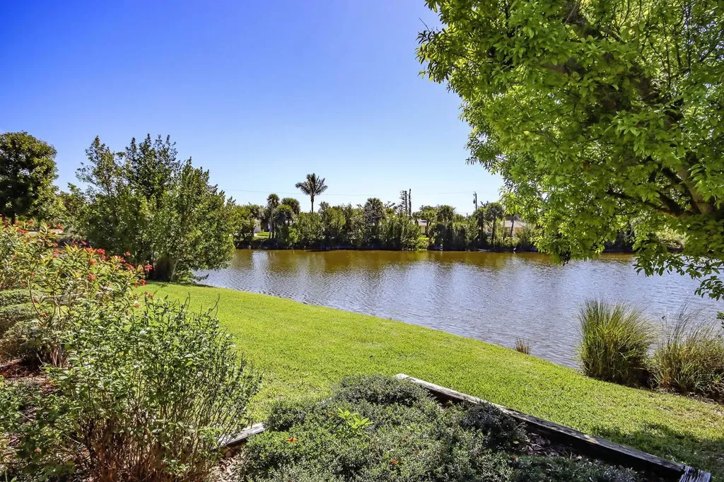 1066 Blue Heron Drive Sanibel FL 33957