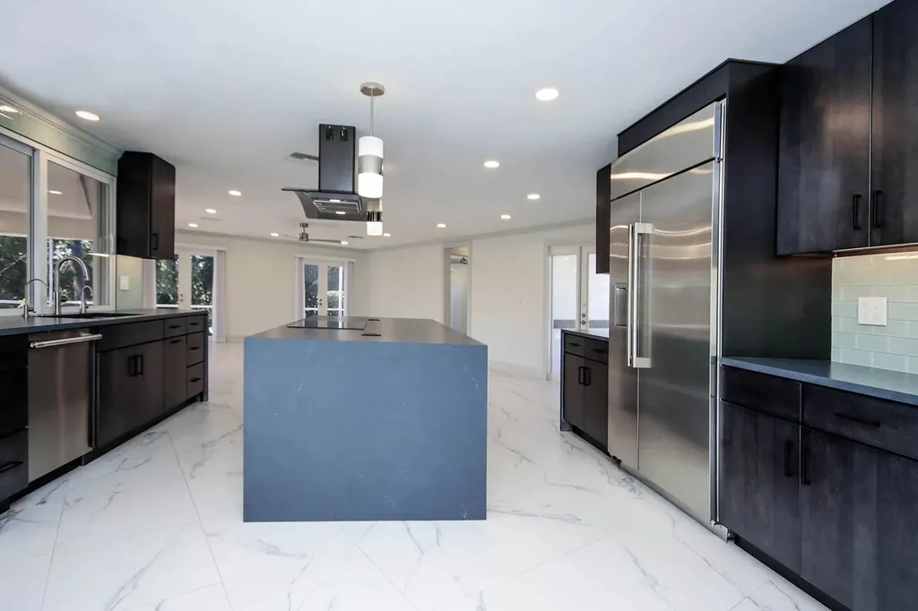 1054 Blue Heron Drive Sanibel FL 33957