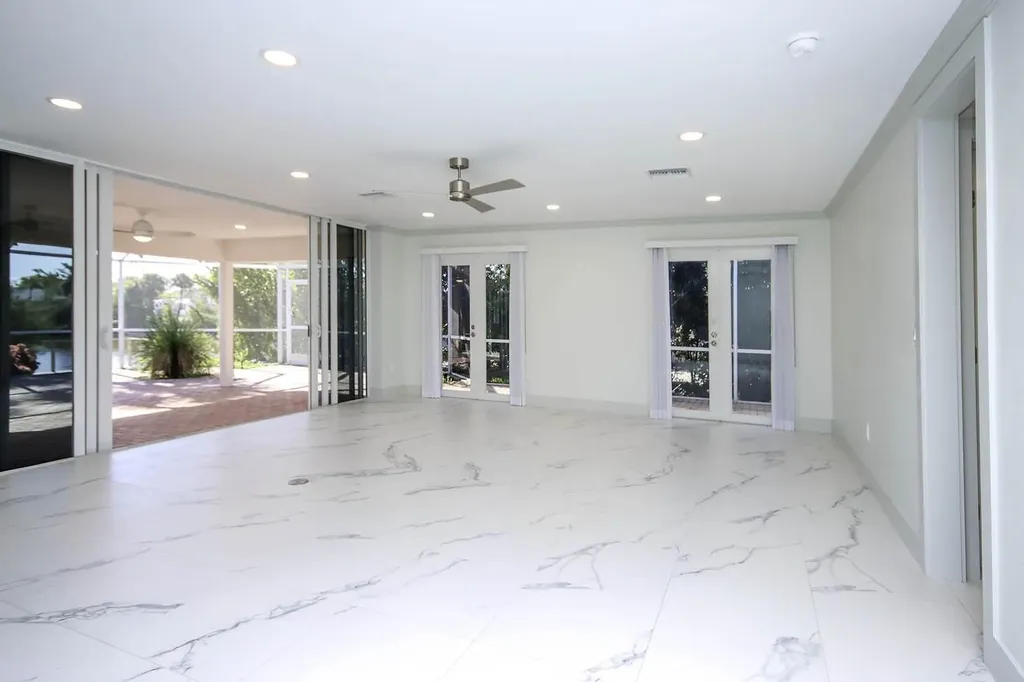 1054 Blue Heron Drive Sanibel FL 33957