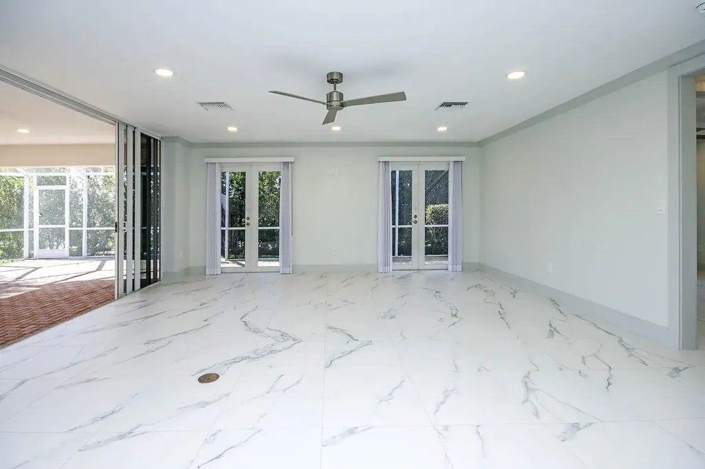 1054 Blue Heron Drive Sanibel FL 33957