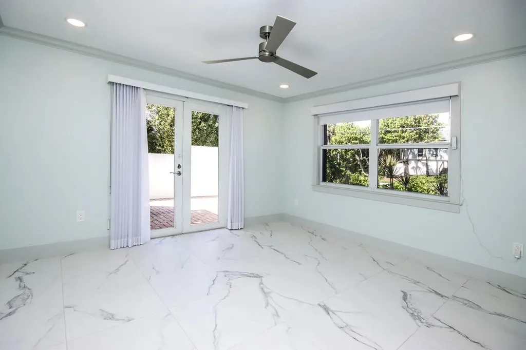 1054 Blue Heron Drive Sanibel FL 33957