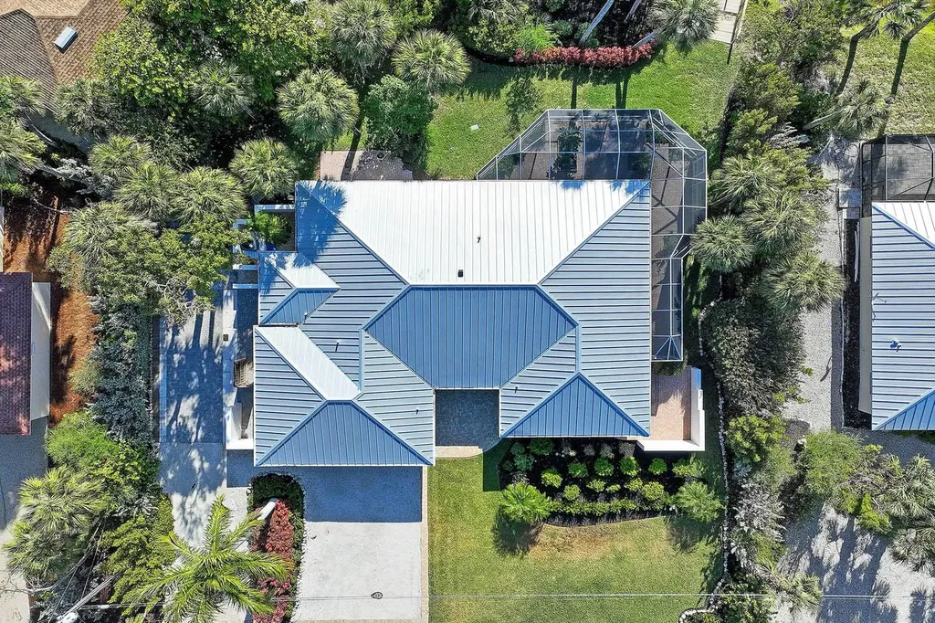 1054 Blue Heron Drive Sanibel FL 33957