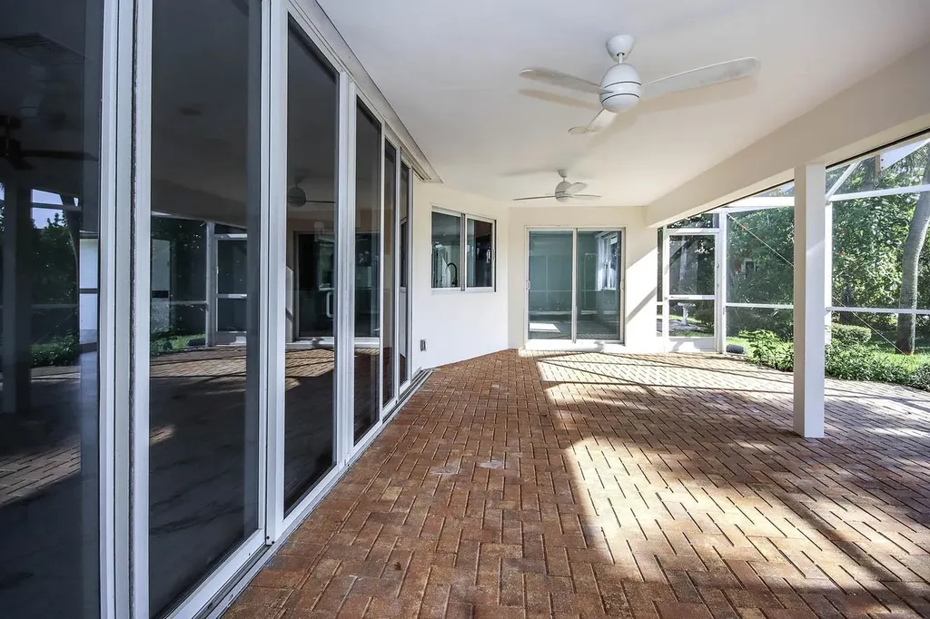 1054 Blue Heron Drive Sanibel FL 33957