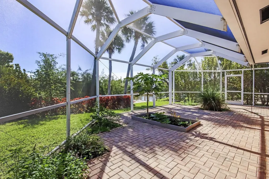1054 Blue Heron Drive Sanibel FL 33957