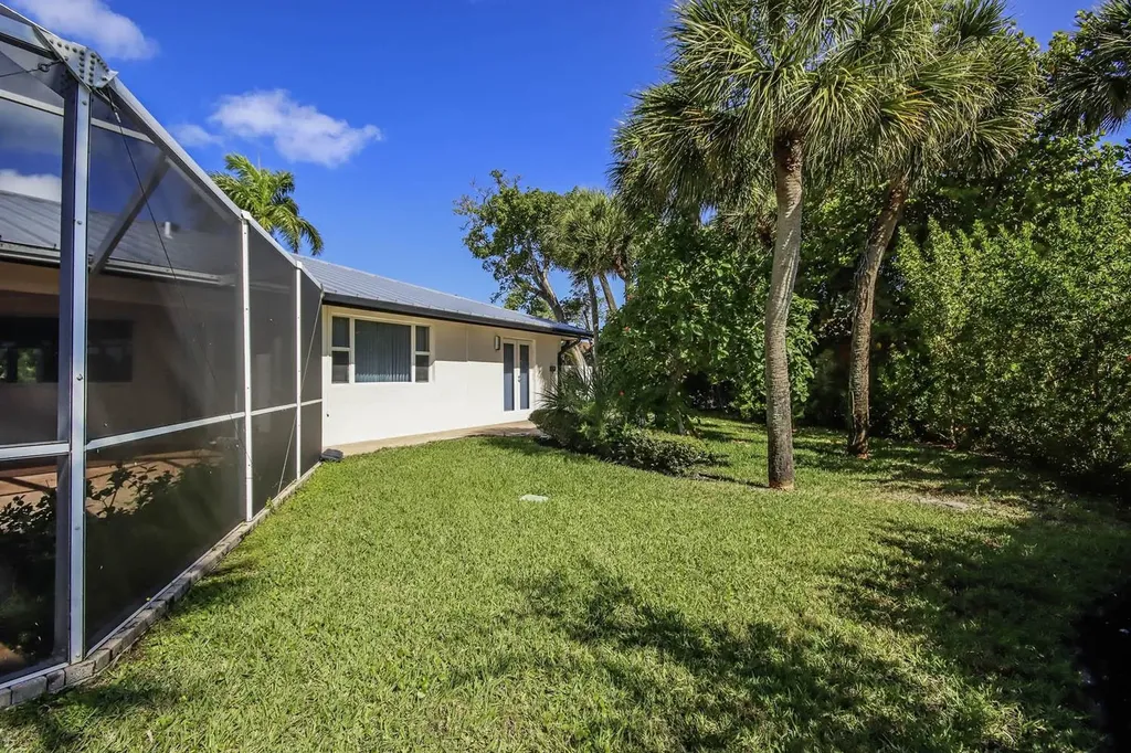 1054 Blue Heron Drive Sanibel FL 33957