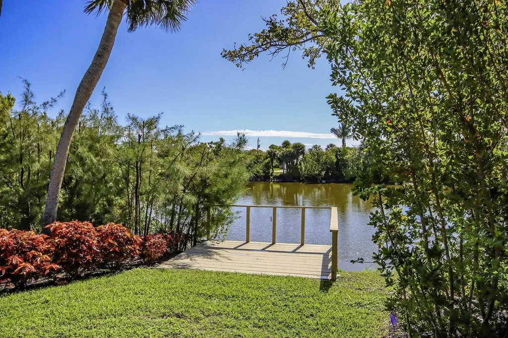 1054 Blue Heron Drive Sanibel FL 33957