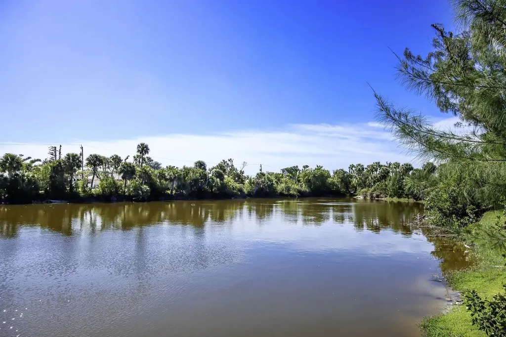 1054 Blue Heron Drive Sanibel FL 33957