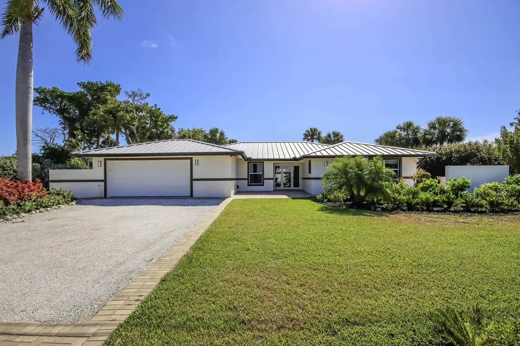 1054 Blue Heron Drive Sanibel FL 33957