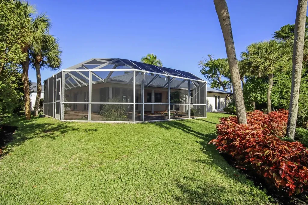 1054 Blue Heron Drive Sanibel FL 33957