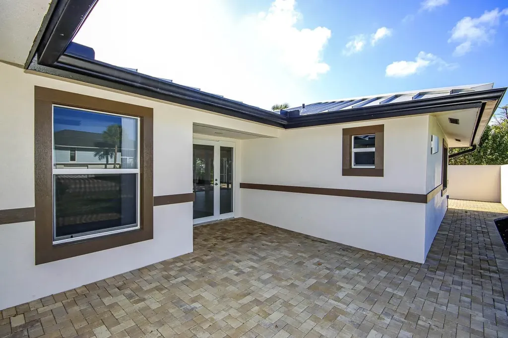 1054 Blue Heron Drive Sanibel FL 33957