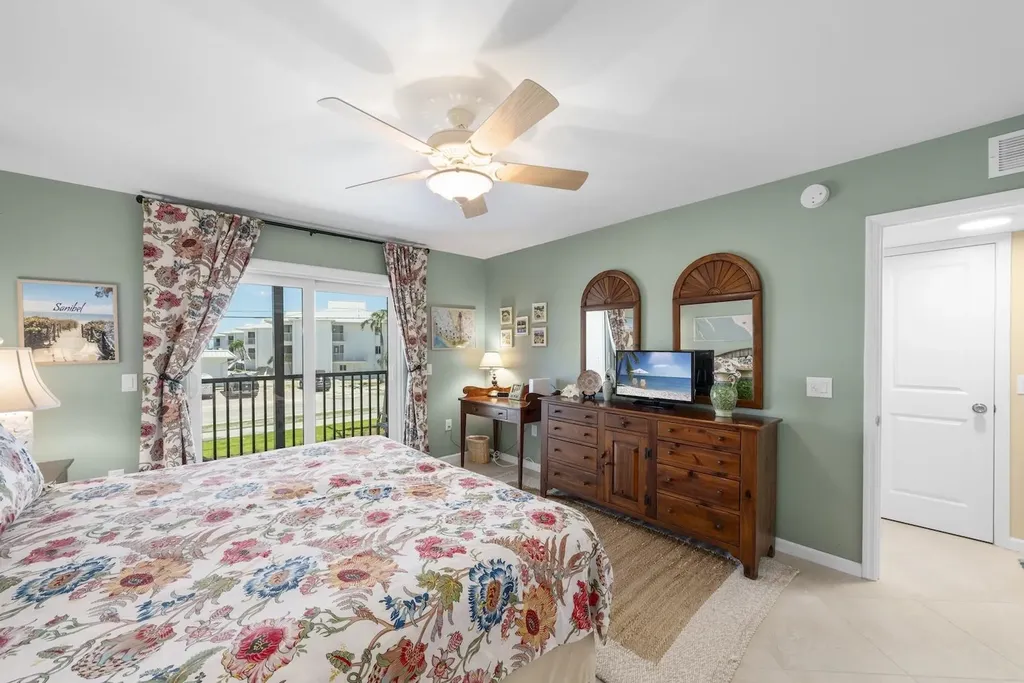 1340 Middle Gulf Drive Sanibel FL 33957
