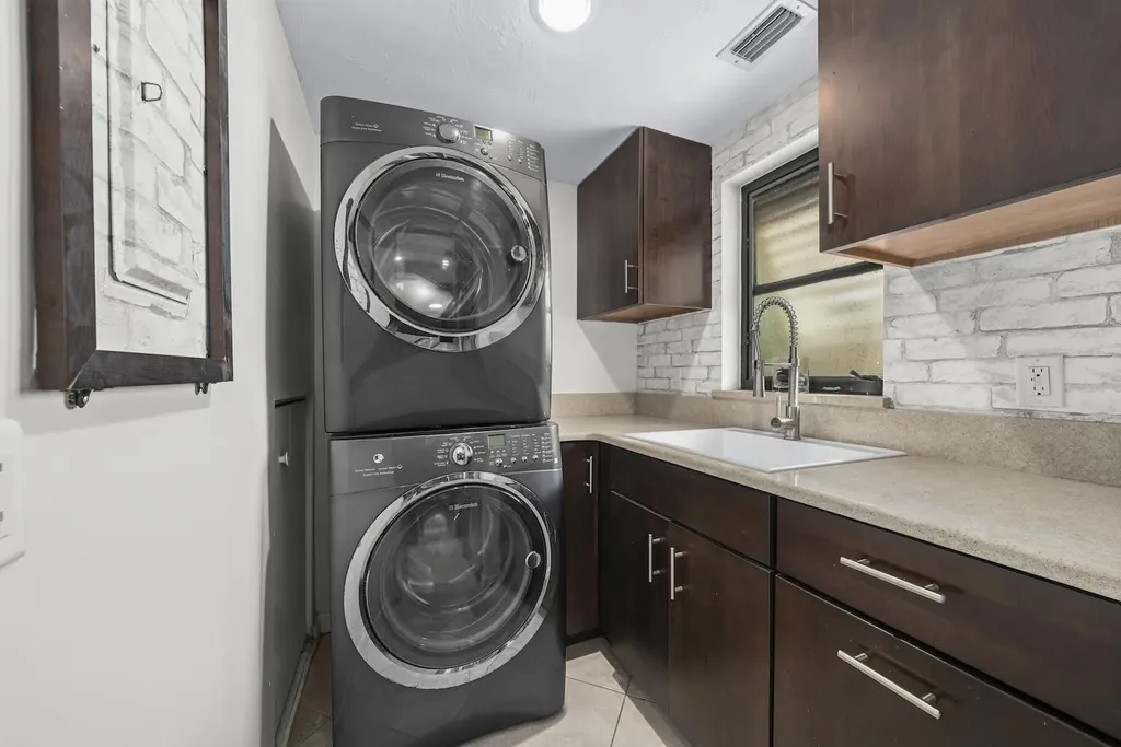 1410 Sand Castle Road Sanibel FL 33957