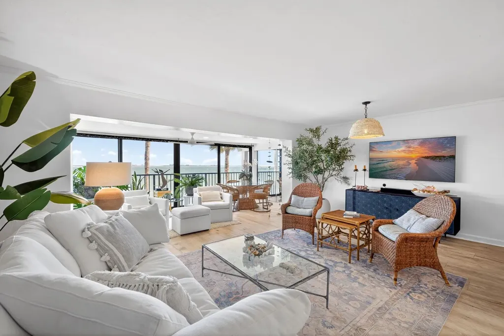 760 Sextant Drive Sanibel FL 33957